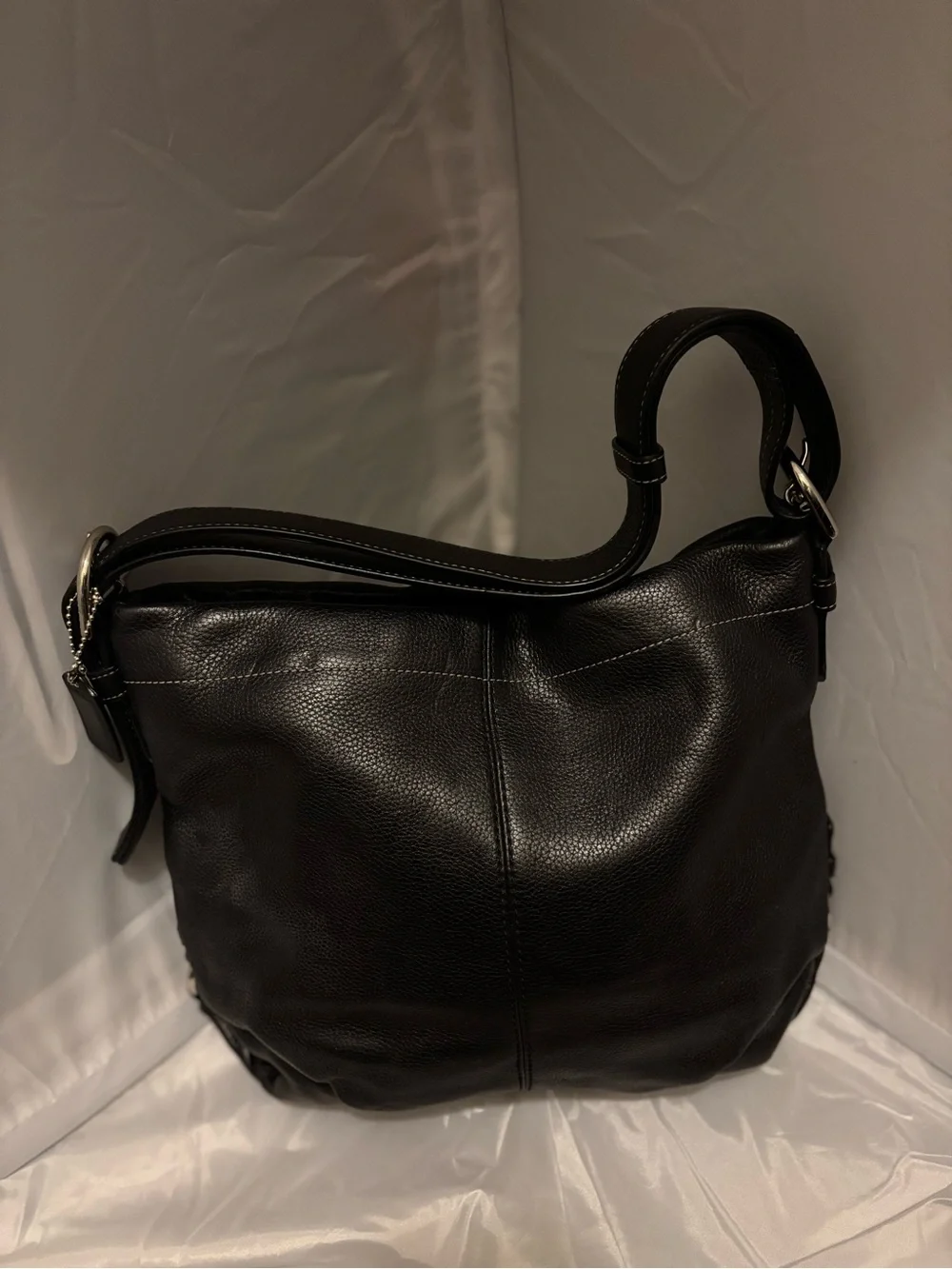 Leather Coach shoulder hand bag